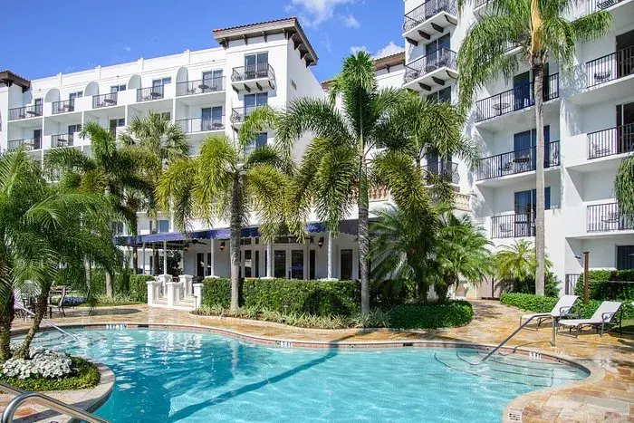 places to stay in naples florida